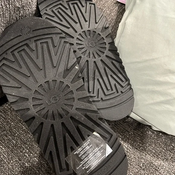 Ugg Tazz Slipper - Picture 3 of 4